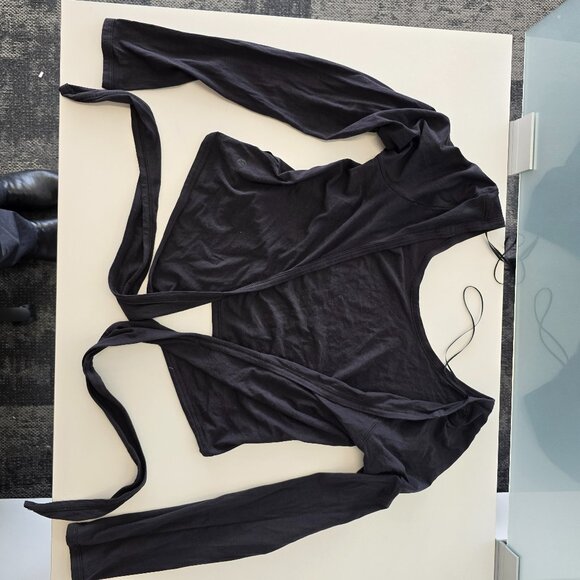 Lululemon long sleeves top - Picture 1 of 7